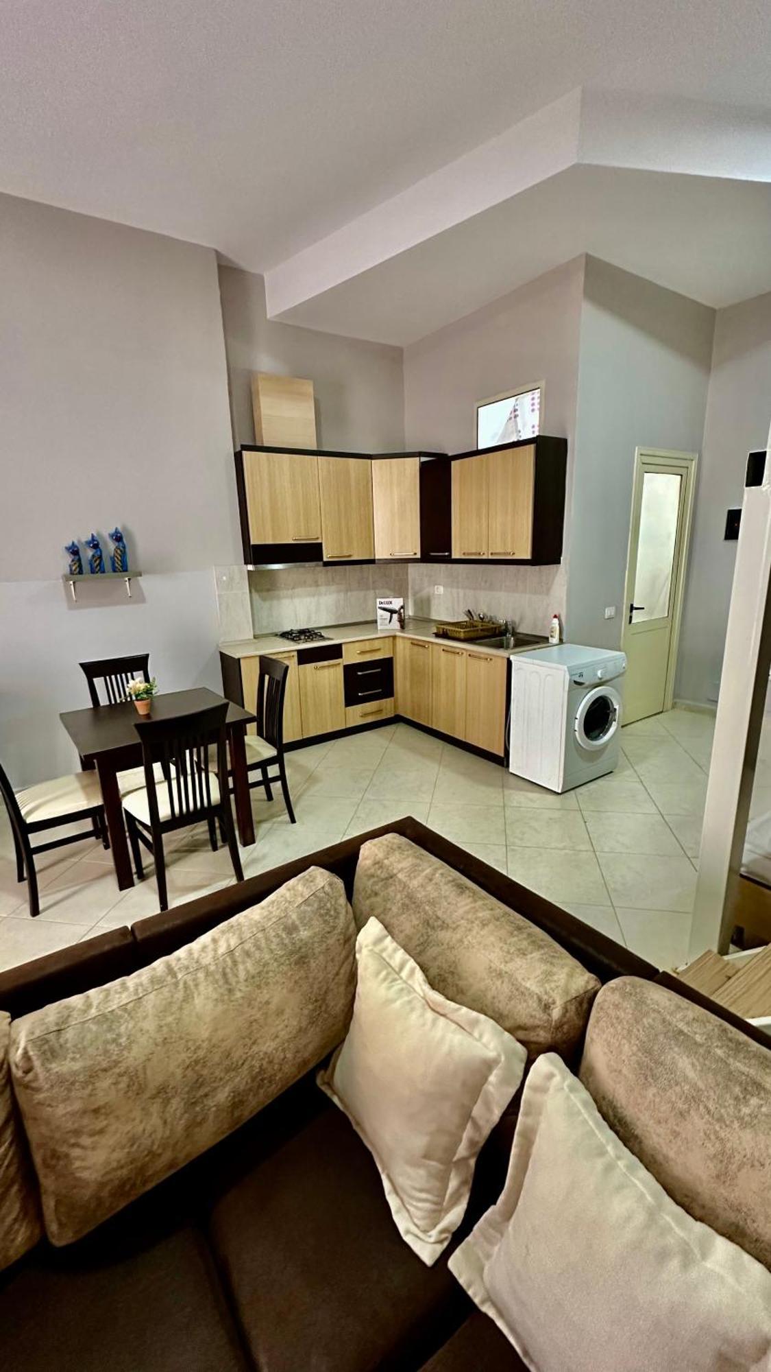 Eno's 1 Apartament *